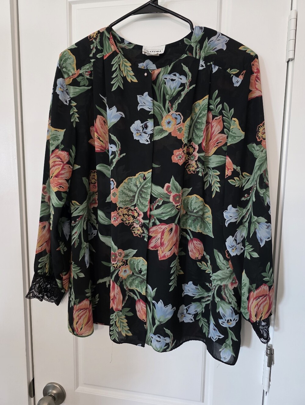 Natori Floral Blouse Black Silk Blend Lace Cuff Pleated Top Women M Resort Y2k
